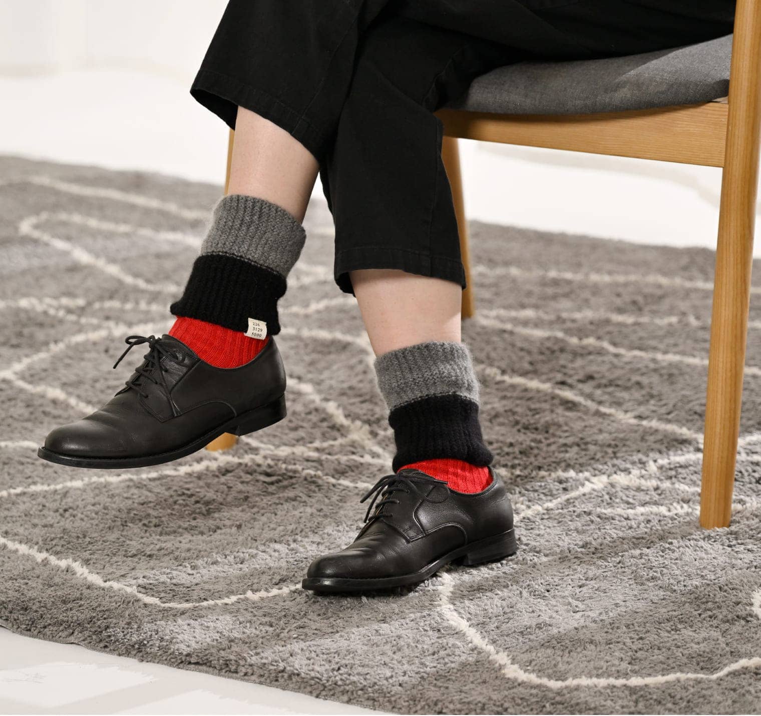 あしをつつむ のびるニットレッグウォーマー 厚手カシミヤ ショート丈