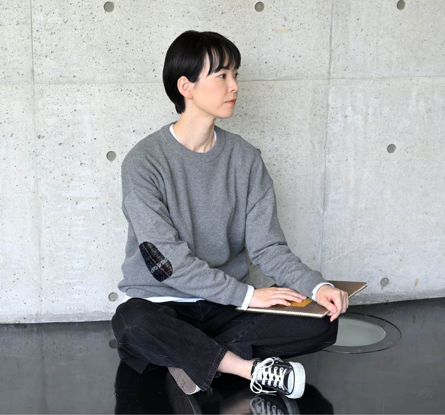 からだをつつむ / チェック柄エルボーパッチプルオーバー