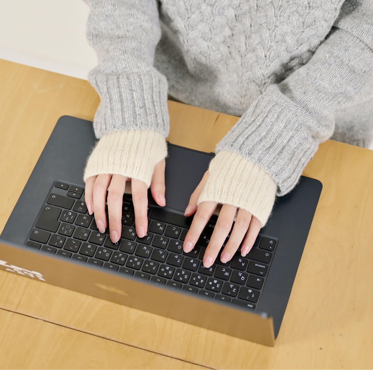 てをつつむ / 見せる袖口 手首ウォーマー カシミヤ100%