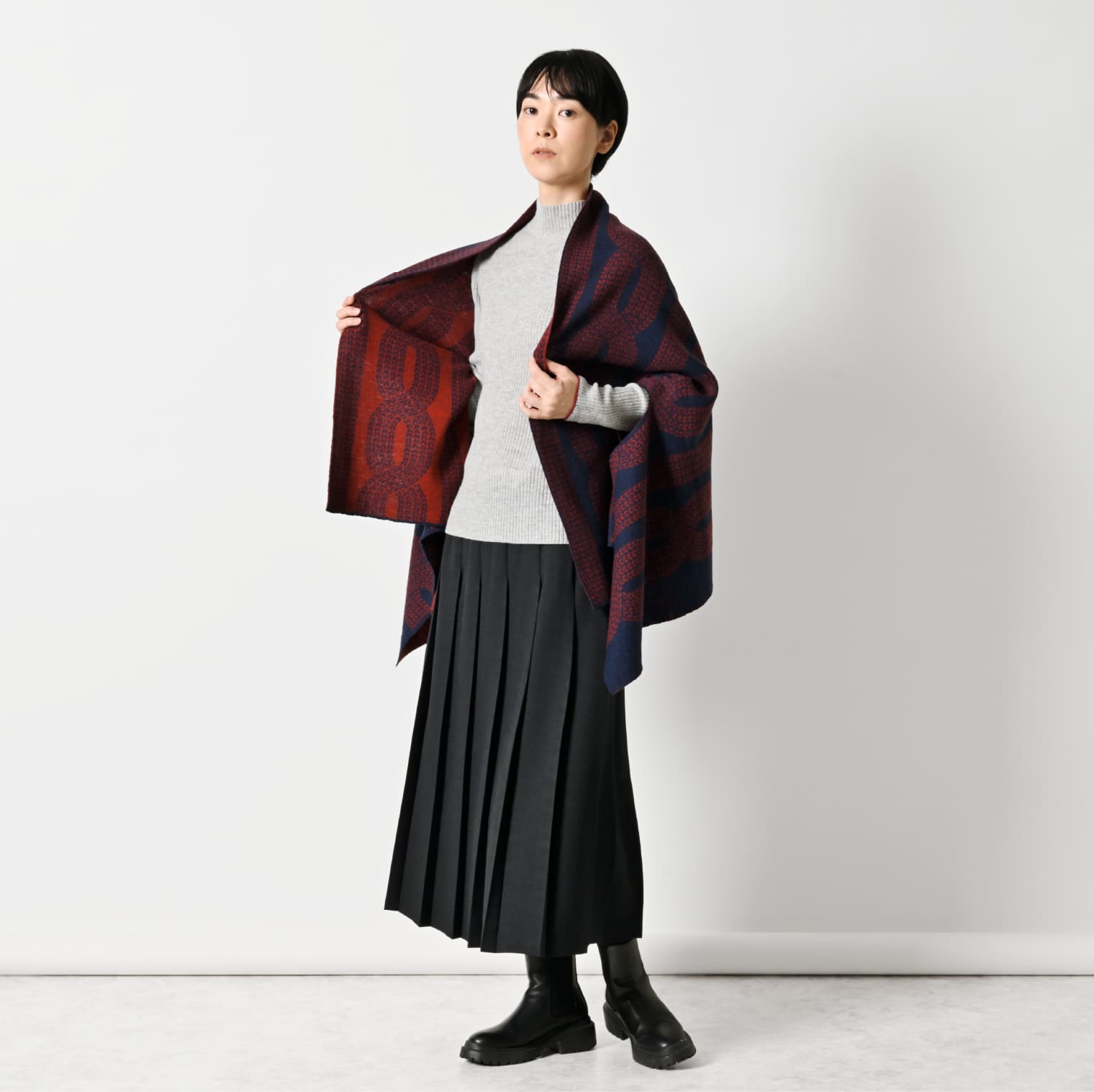 【新品】定価35,000円　アンルート　en route ウールポンチョ 新品】定価35, アンルート en route ウールポンチョ