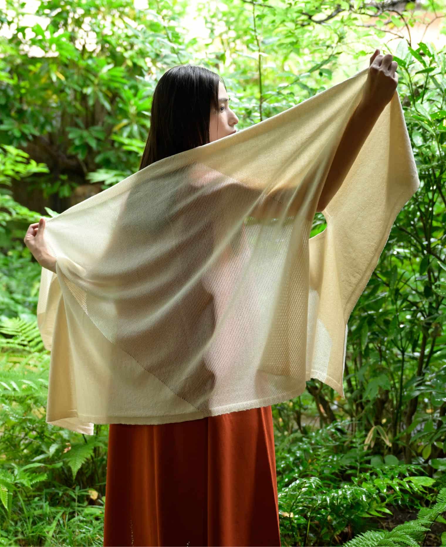 nico ストールポンチョ / 光やわらぎ風通す 雪国新潟のもみ殻和紙