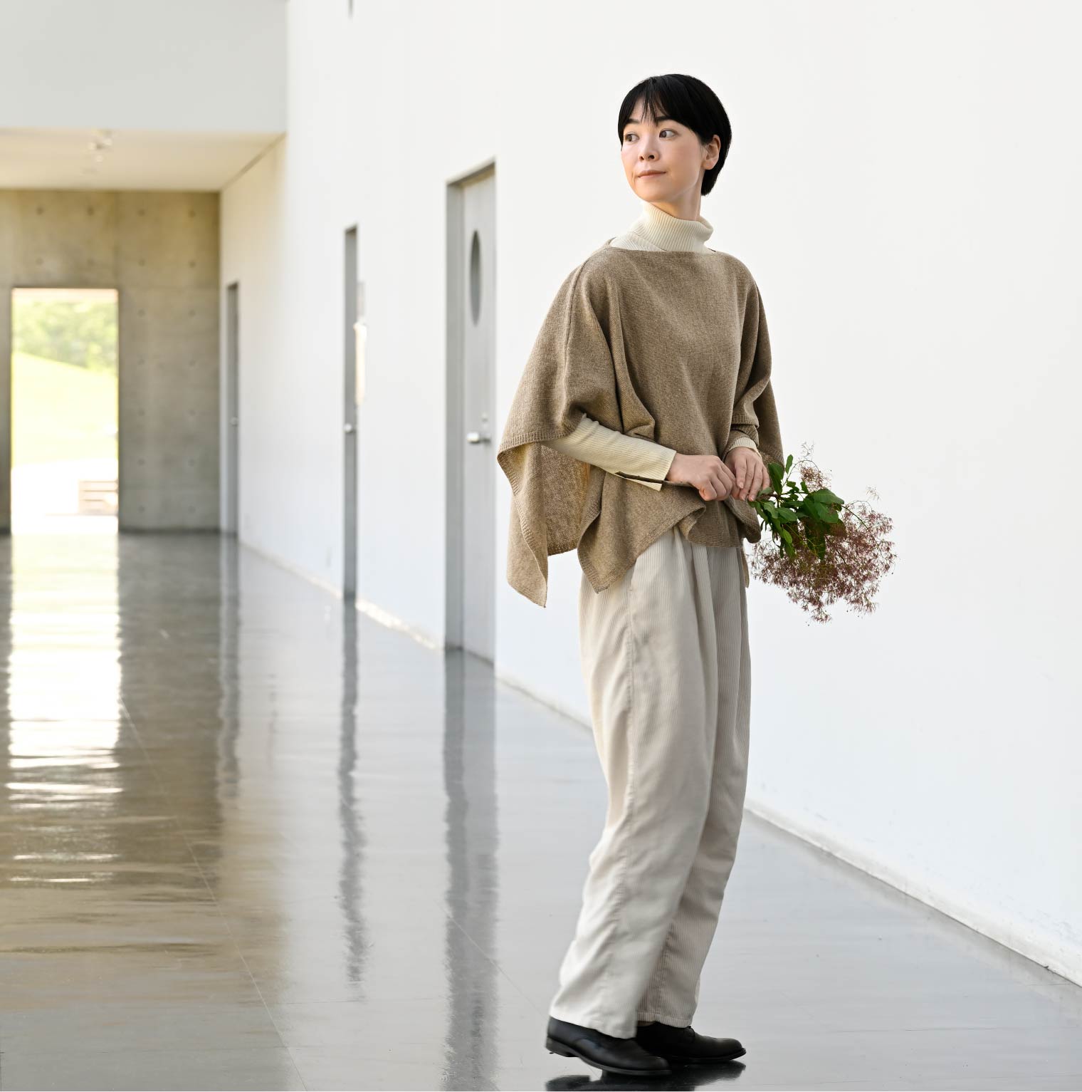 yoko-S 小ぶりなかぶるポンチョ 手洗いできるウール100%